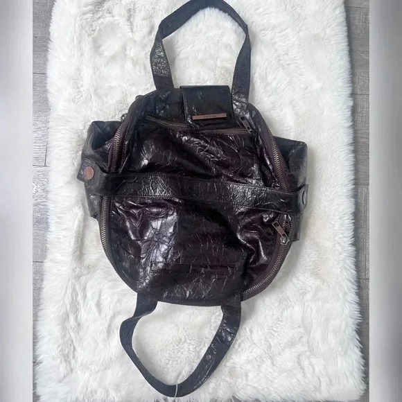 MATT & NAT Vegan Leather Crinkle Everyday/Work Brown Bag NEW - Picture 3 of 6